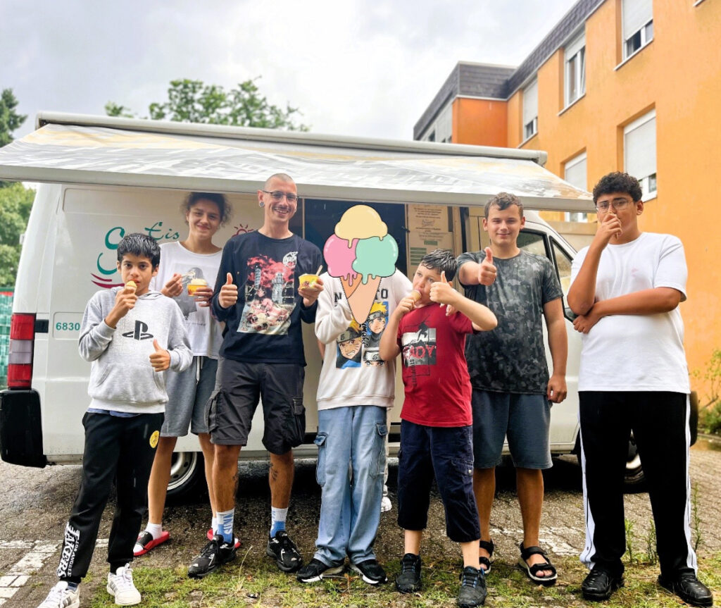 Gruppenfoto Eiswagen